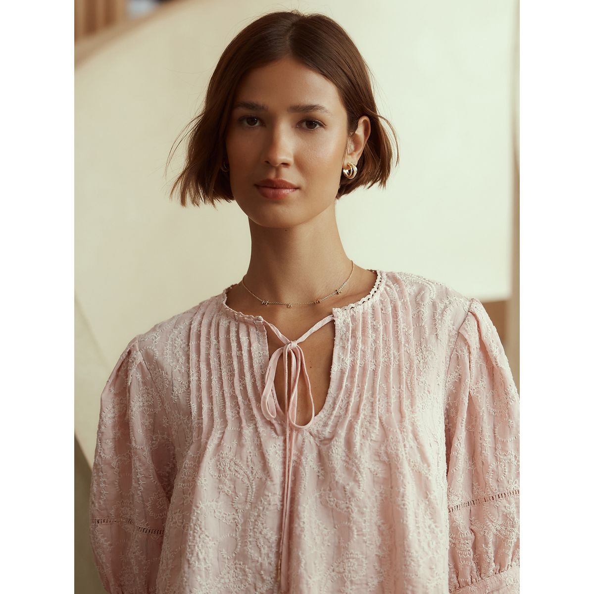Blouse à motif cachemire brodé et lien au col rose, NEXT