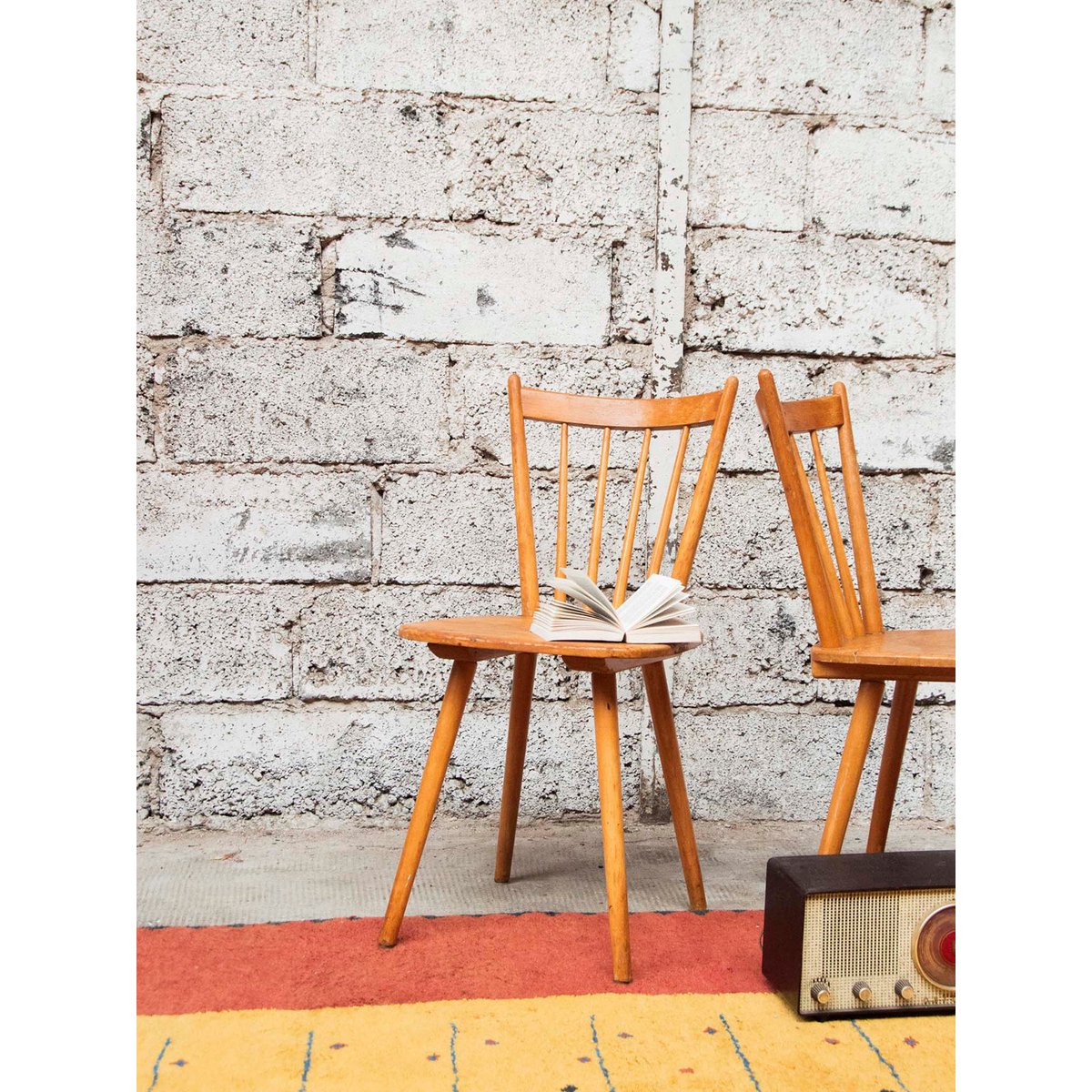 Paire de chaises en bois Alma N°734 - Bon état bois, DEBONGOUT