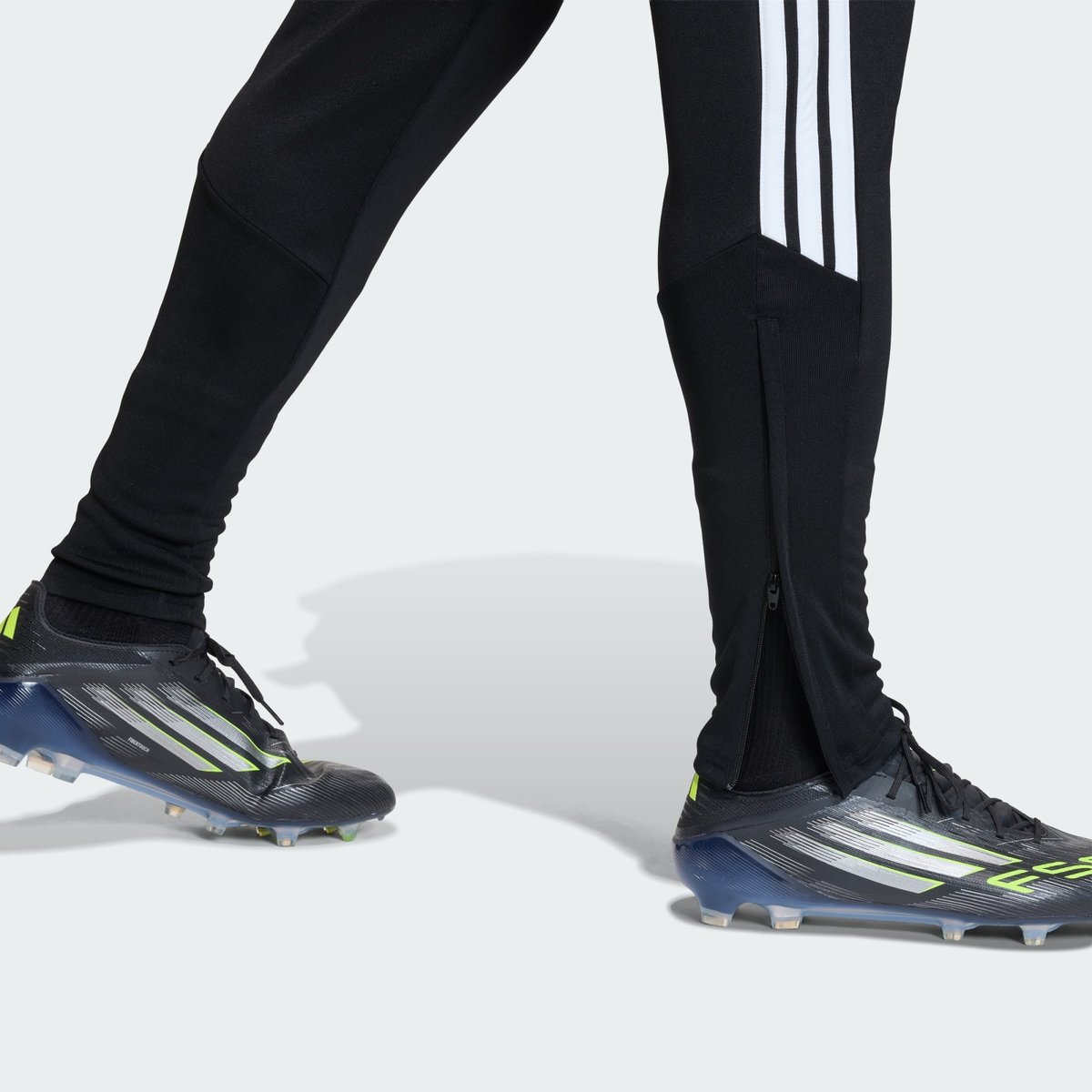 Pantalon De Training Standard Tiro26 League Pantalon De Training Standard Tiro26 League black / white, adidas Performance