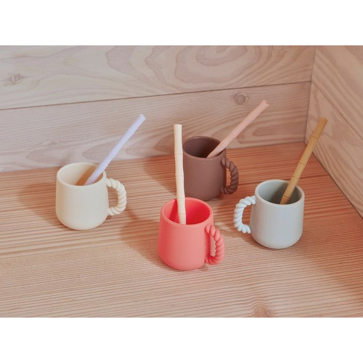 Tasse en silicone torsadé MINI brun, OYOY LIVING DESIGN