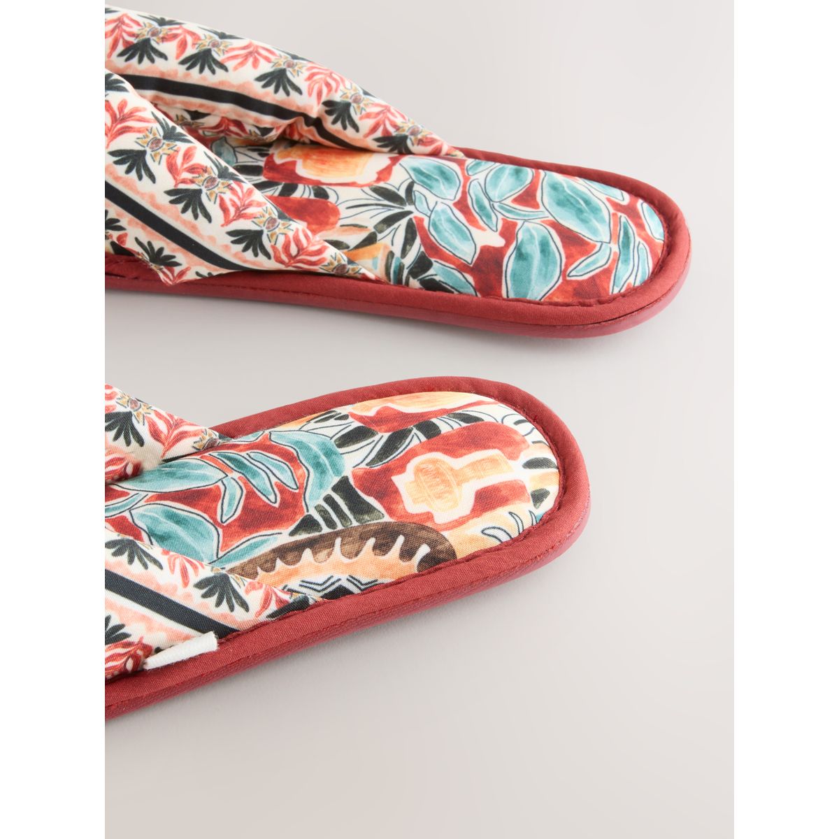 Chaussons-tongs abstrait, NEXT
