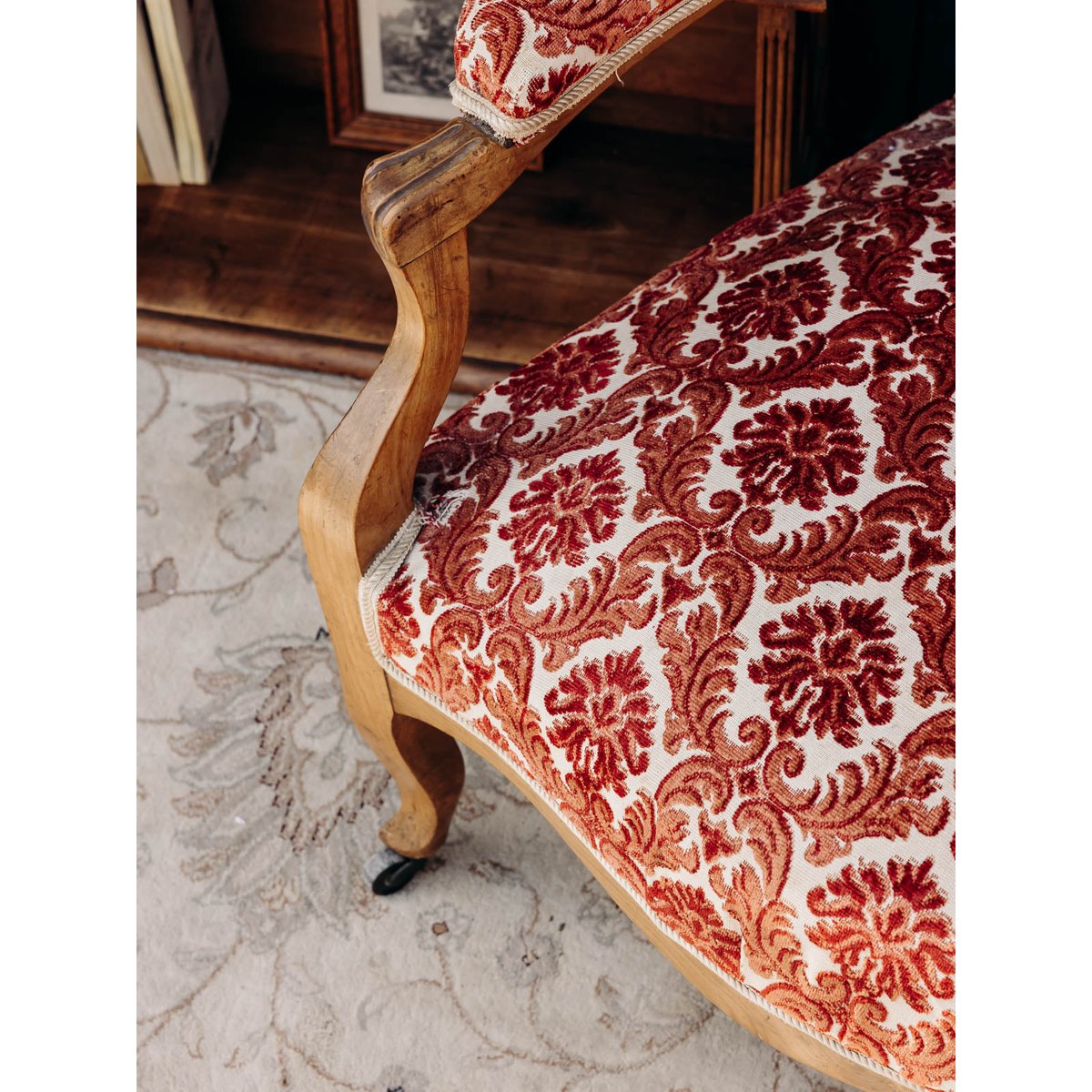 Fauteuil bordeaux au style Louis XV Ernest N°1061 - Bon état rouge, DEBONGOUT