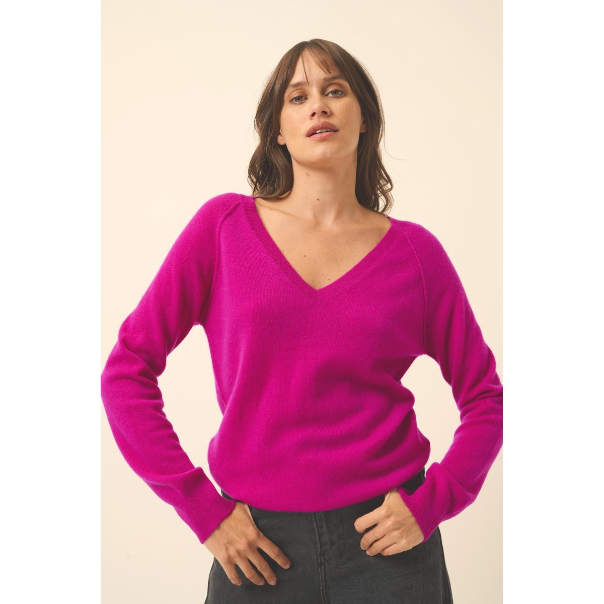 Pull Col V  Violine Phoebe violet foncé, JUST CASHMERE