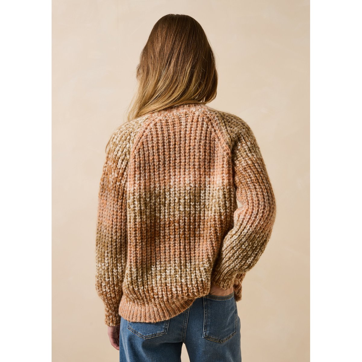 Pull col V en laine mélangée beige / camel, LA FEE MARABOUTEE