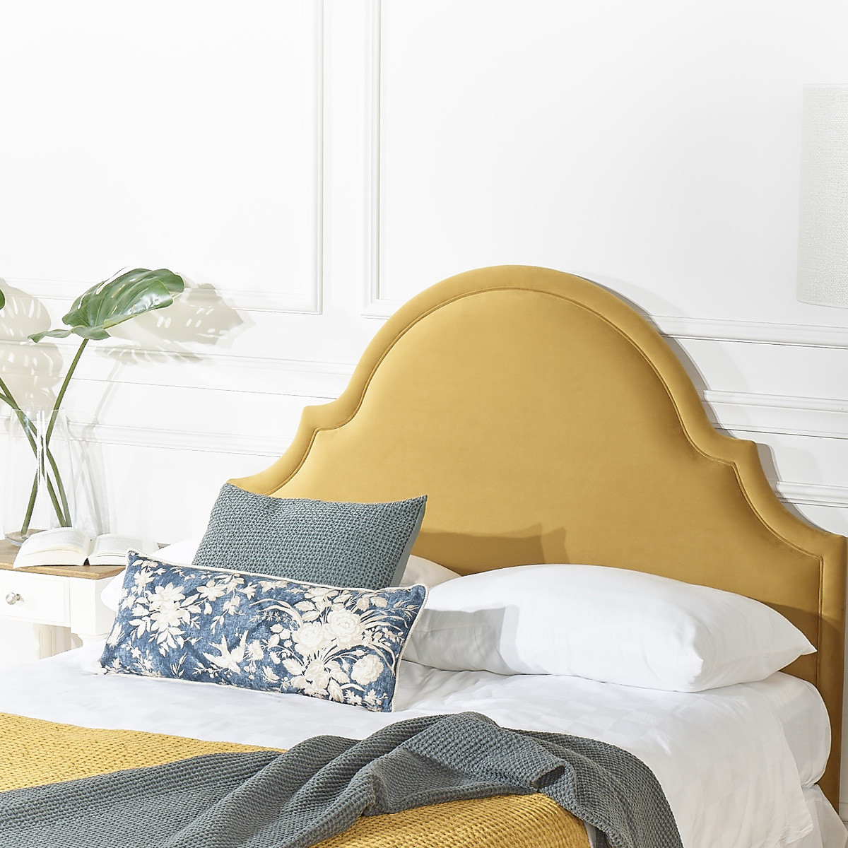 Tête de lit style shabby chic en velours de polyester BASTIDE ocre, ROBIN DES BOIS
