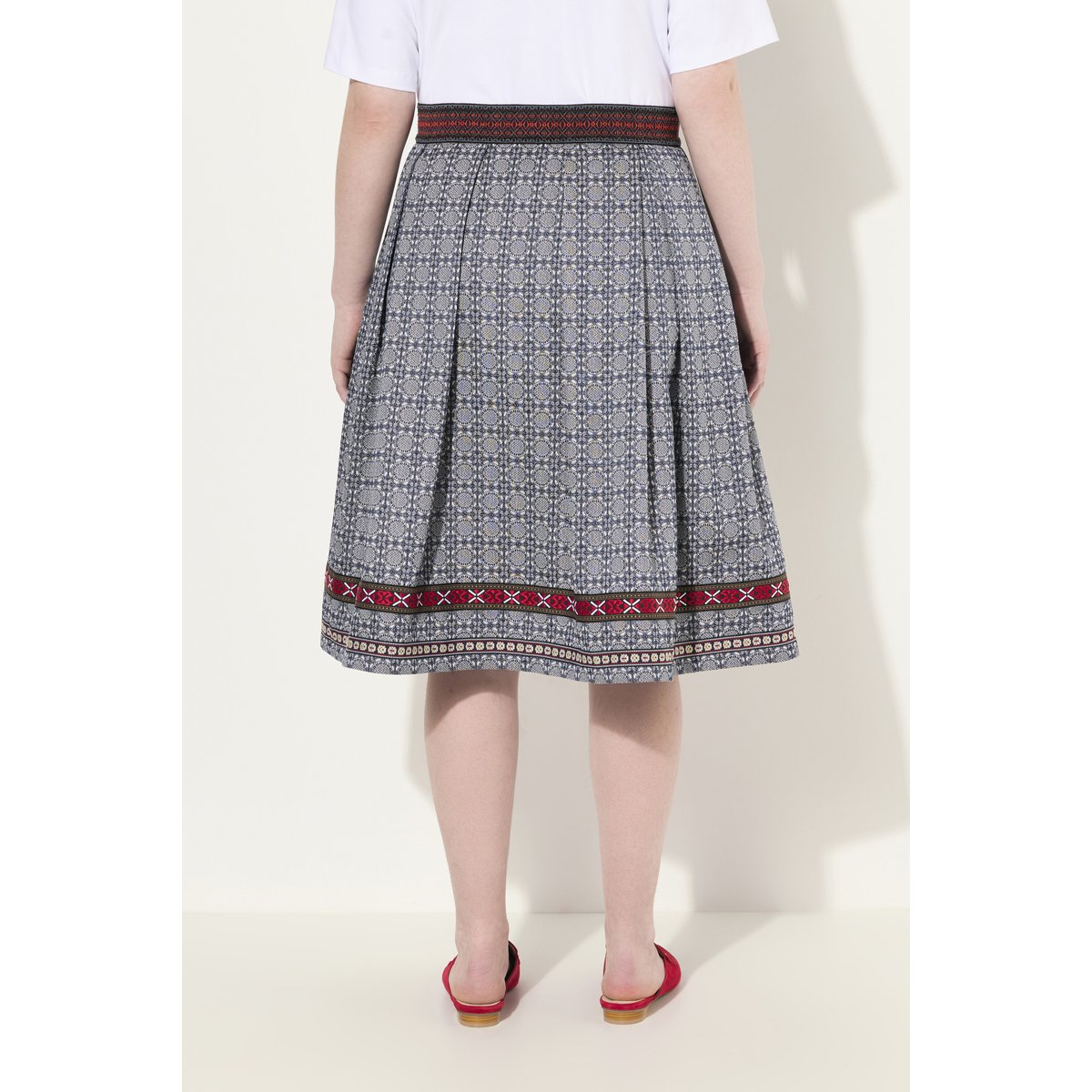 Robe s'inspirant des tenues traditionnelles marine, ULLA POPKEN