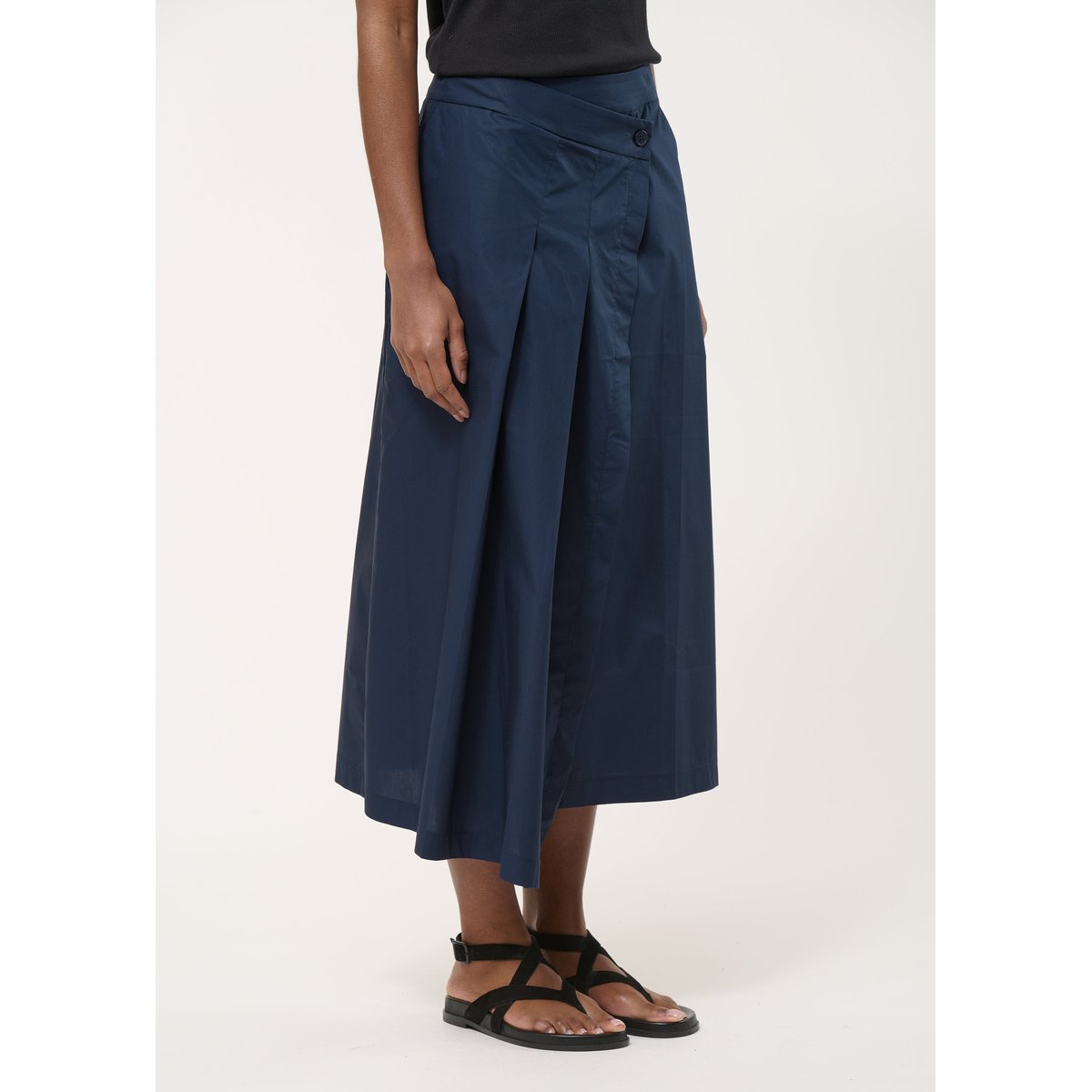 Jupe portefeuille plissée en popeline de coton navy, HUMILITY