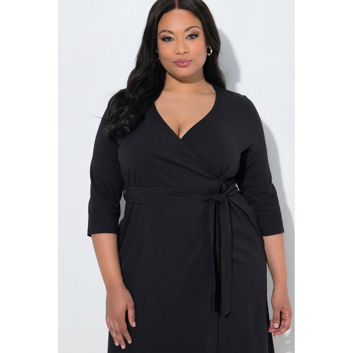 Robe portefeuille, coupe en A, col en V noir, ULLA POPKEN