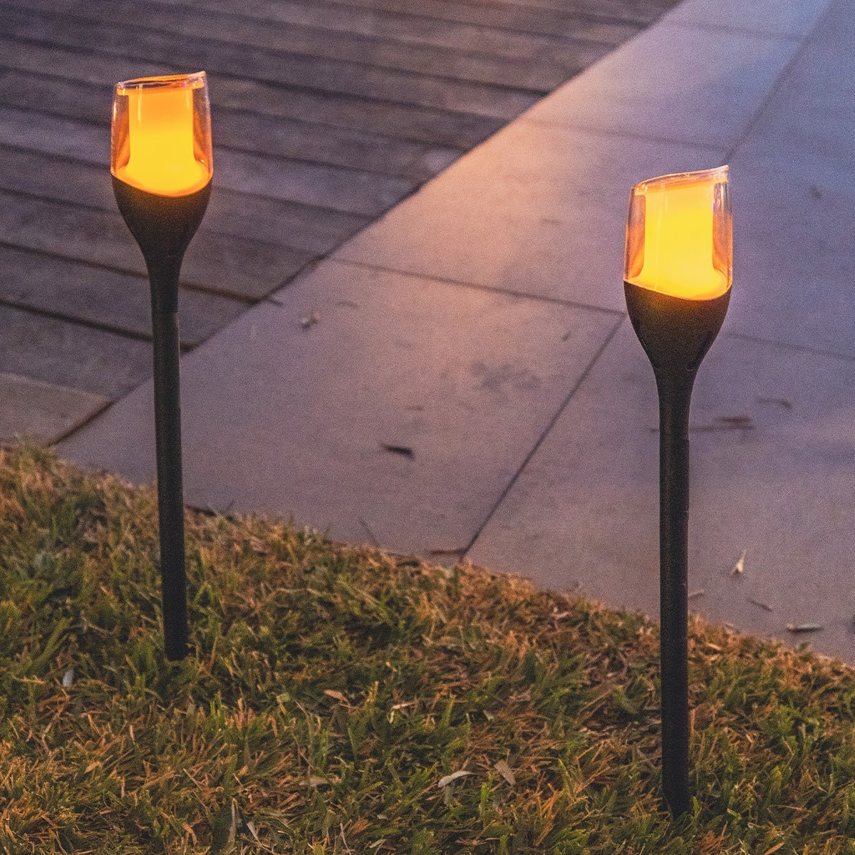Lot de 4 balises solaires flammes FARELY noir, LUMISKY