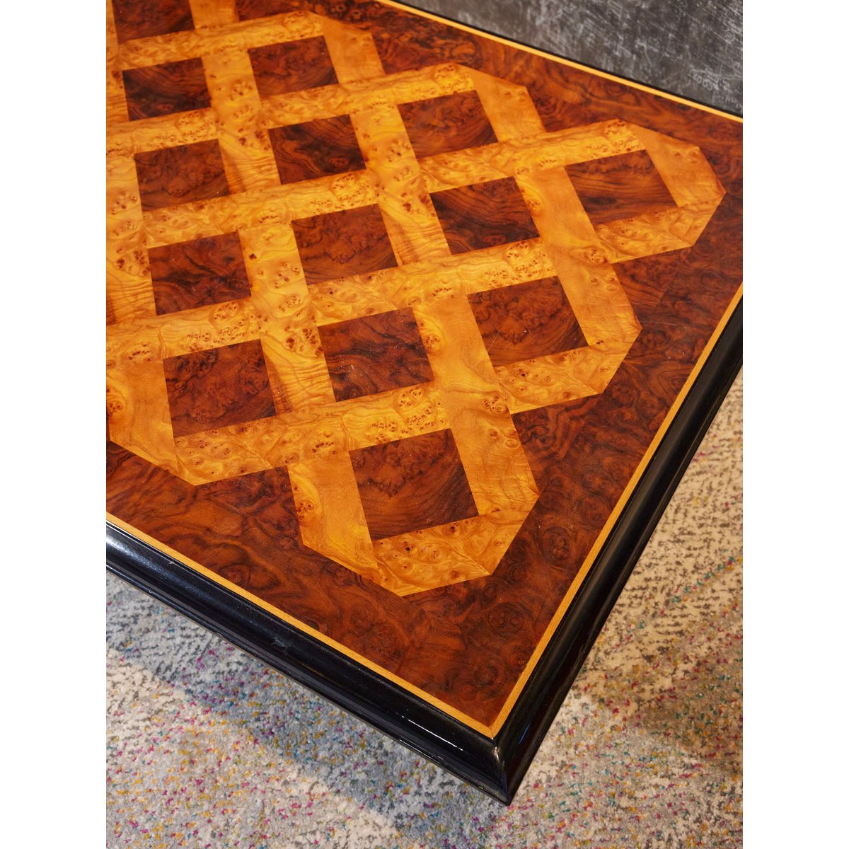Table basse en ronce de noyer Léonie N°1152 - Bon état bois clair, DEBONGOUT