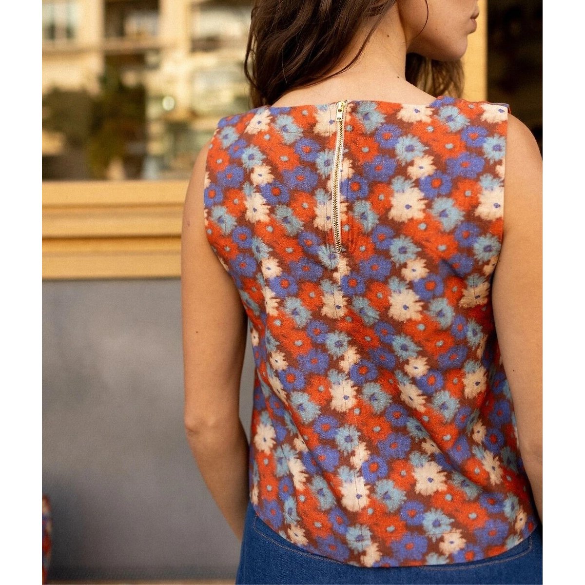 Blusa sem mangas com estampado floral, HEMI estampado floral, APACHES COLLECTIONS