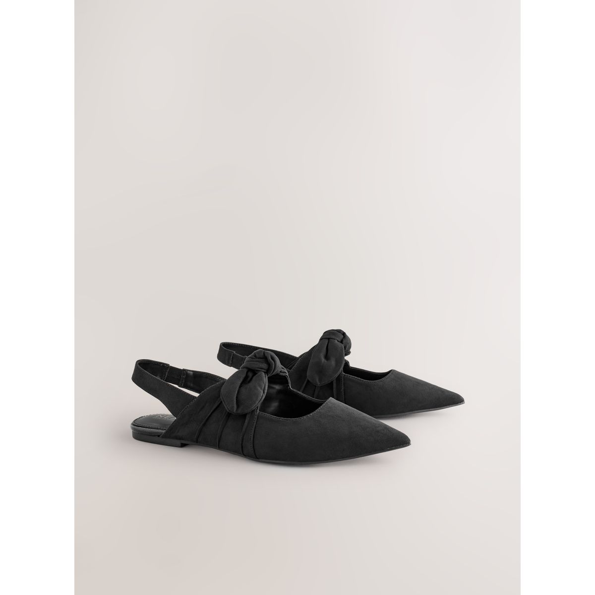 Chaussures plates à bride arrière/bout pointu noir, NEXT