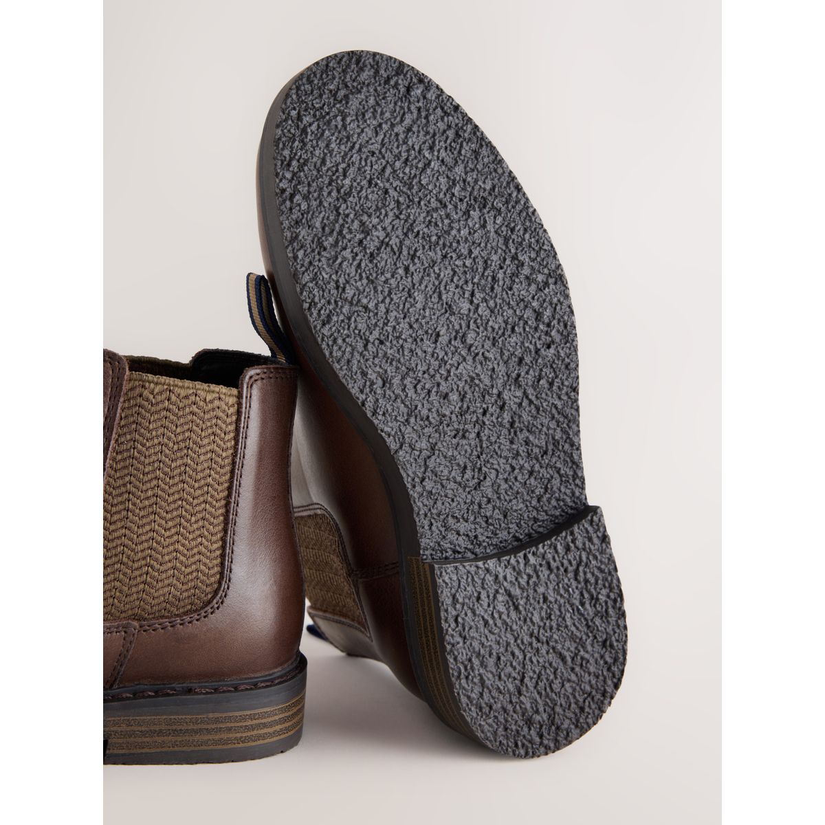 Bottes chelsea en cuir marron chocolat, NEXT
