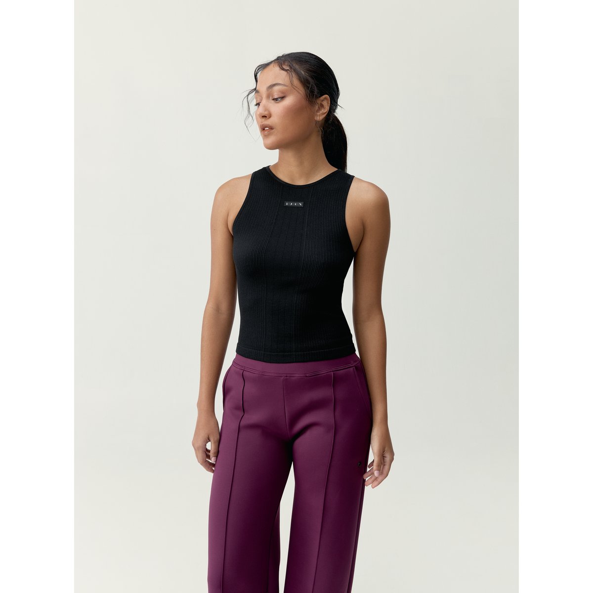 T-shirt de sport femme Nora sans manches effet seconde peau noir profond, BORN