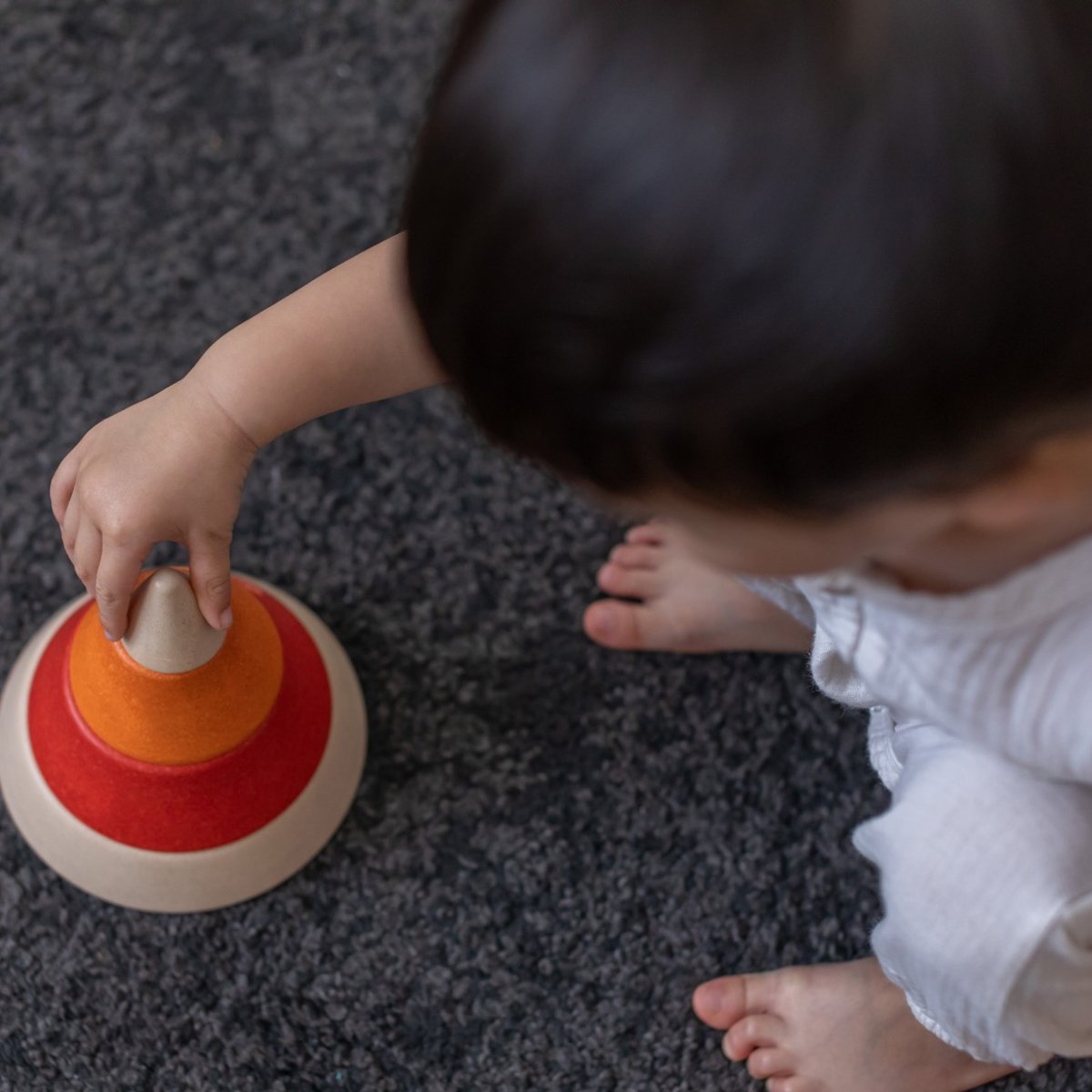 Pyramide à empiler et à encastrer rouge, PLAN TOYS
