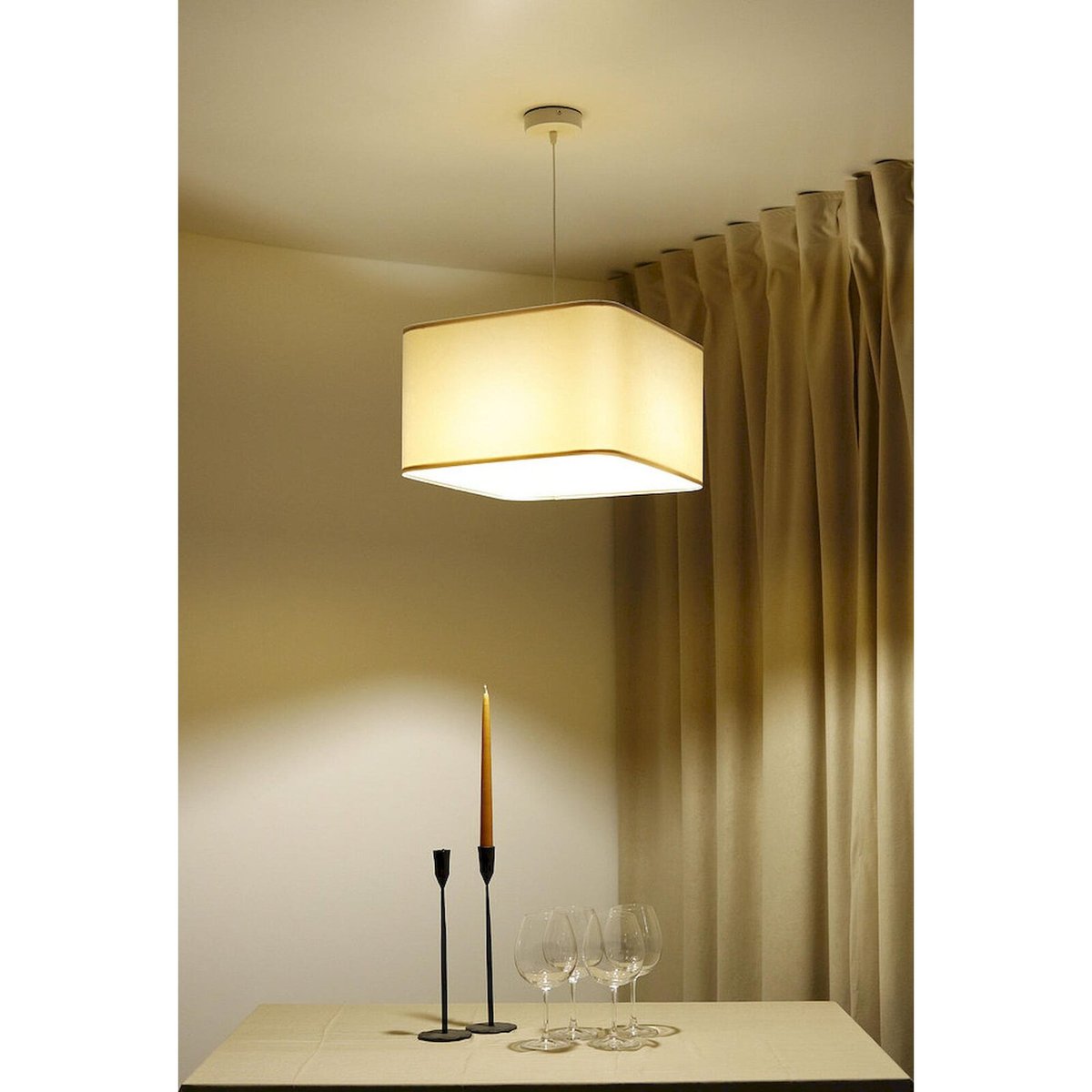Suspension en velours avec détails dorés Kwadro blanc velours et or scintillant, BPS KONCEPT