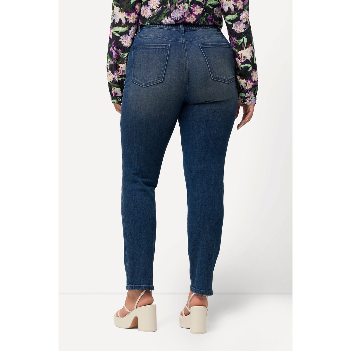 Jean Sammy, jambe ajustée. Détails destroy. bleu jean, ULLA POPKEN