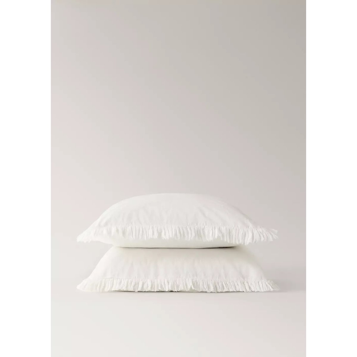 Deux taies d'oreiller en coton lavé, bordure en gaze effilochée 60x60 cm écru, MANGO HOME