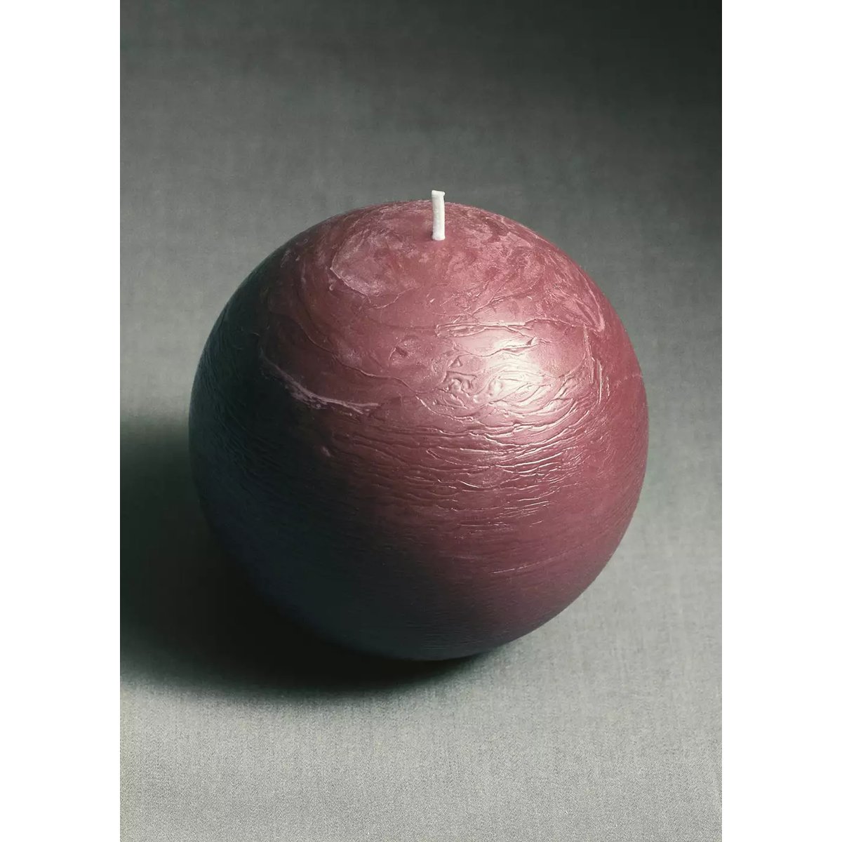 Bougie ronde à texture grenat, MANGO HOME