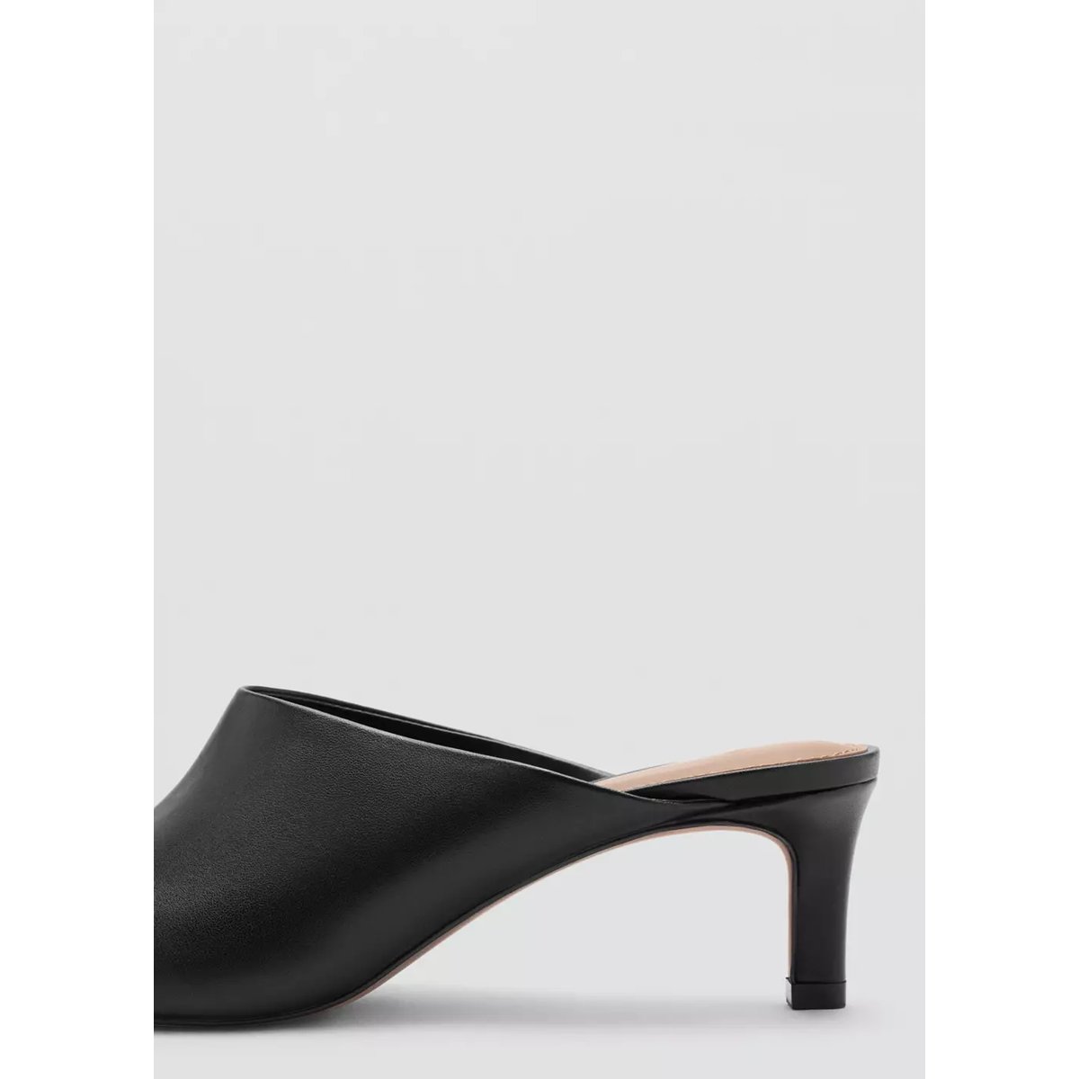 Chaussures talon ouvertes à l’arrière cuir noir, MANGO