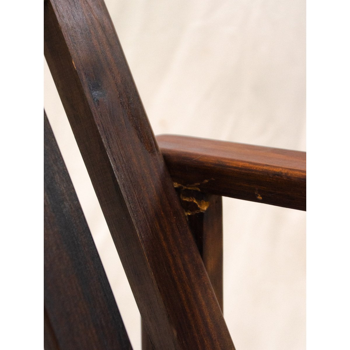 Fauteuil en pin et tissu Jakob N°1445 - Bon état bois foncé, DEBONGOUT