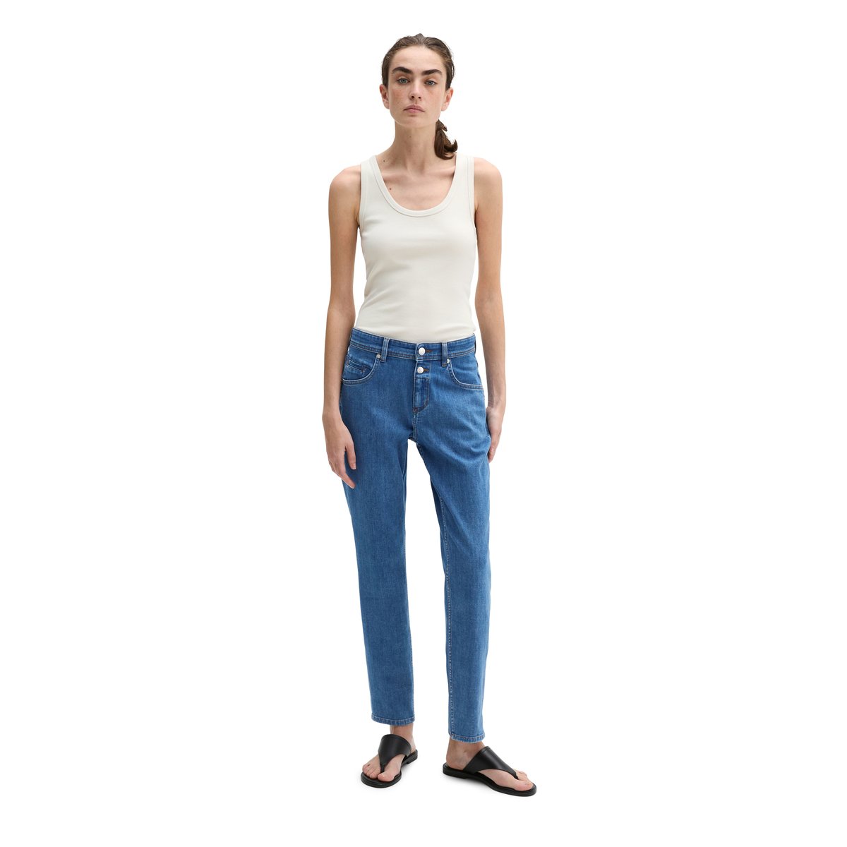 Jeans modèle Theda boyfriend cropped avec deux boutons bleu moyen, MARC O'POLO