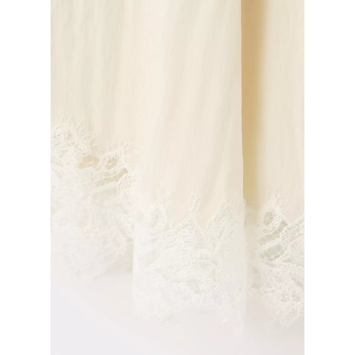Jupe asymétrique avec détail dentelle écru, MANGO