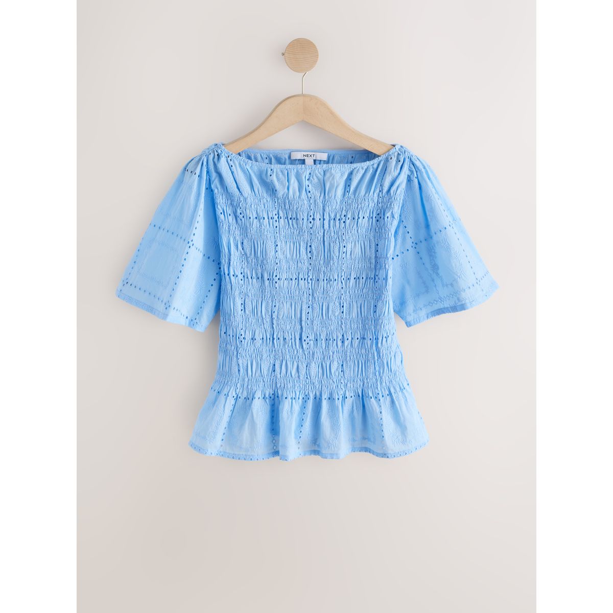 Haut smocké à manches courtes et col bateau broderie bleue, NEXT