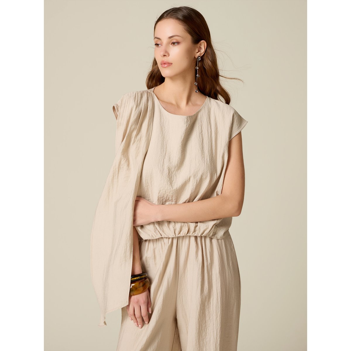 Blouse en mélange de viscose avec drapé beige, OLTRE