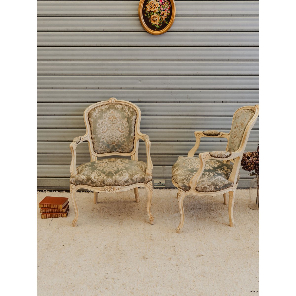 Paire de fauteuils en bois et tissu Ernest N°1617 - Bon état beige, DEBONGOUT