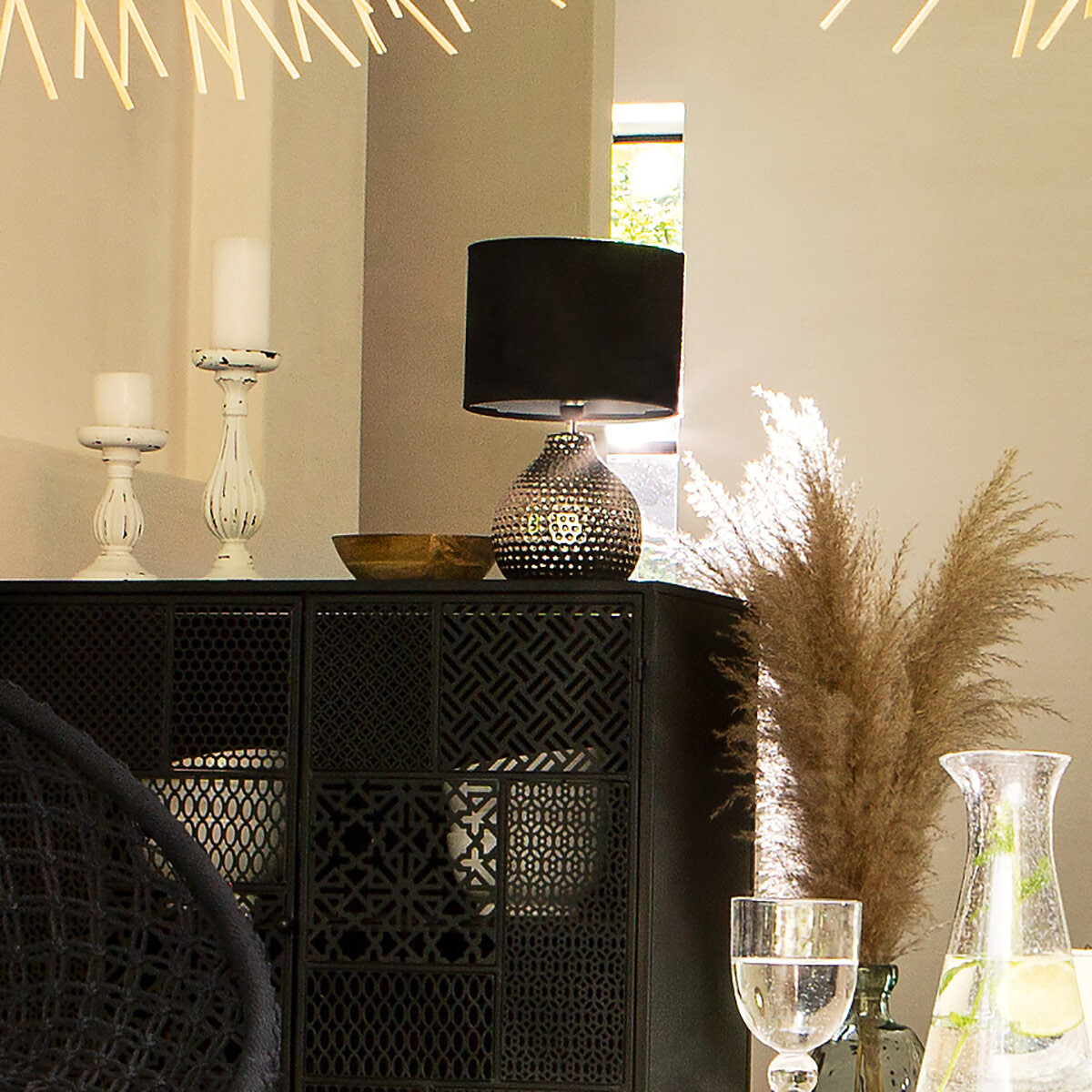 Lampe à poser en céramique argentée abat-jour en tissu MOZO noir, ATMOSPHERA