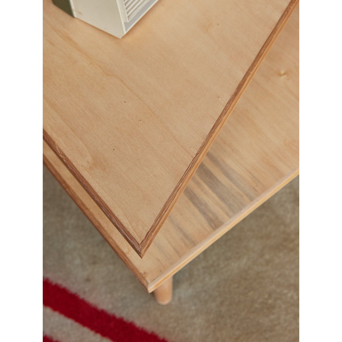 Table basse en bois clair design Donna N°1040 - Bon état bois clair, DEBONGOUT