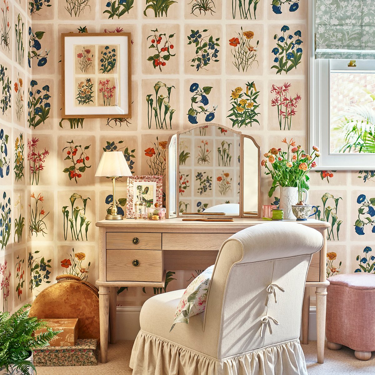 Papier peint botanique Mille fleurs Pershore Postcards multicolore, LAURA ASHLEY