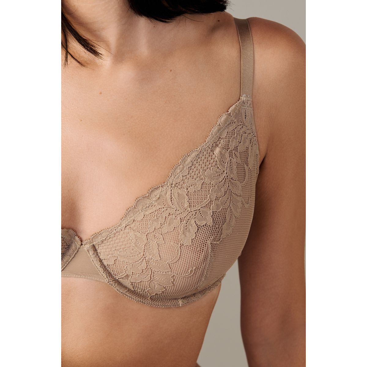 Soutien-gorge emboîtant, lot de 3 noir/nude/crème, NEXT
