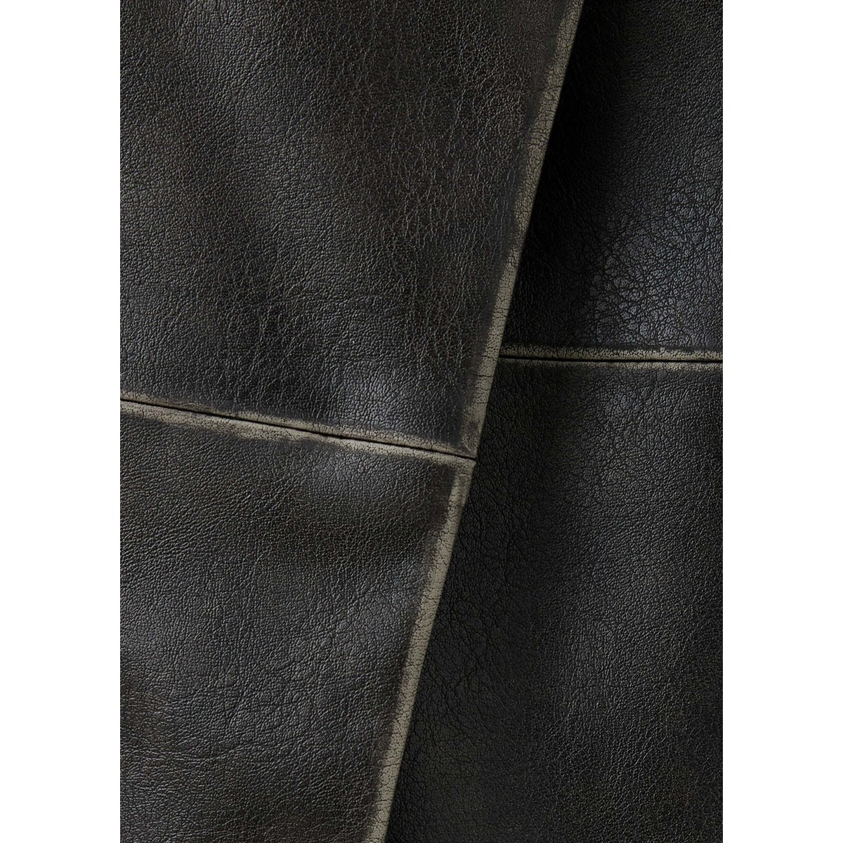 Jupe croisée en cuir synthétique noir, MANGO