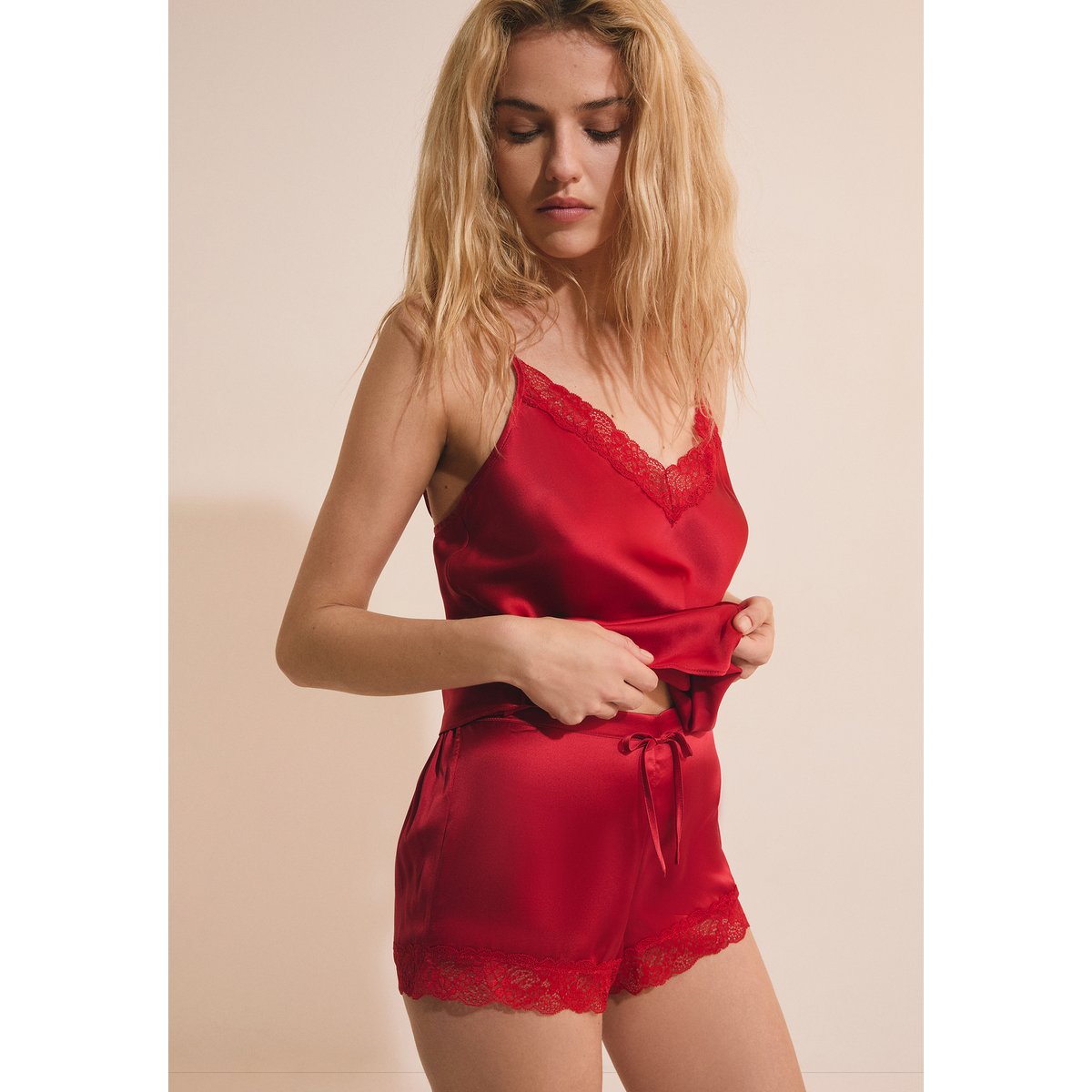 Short de pyjama en soie détails dentelle MILKY cardinal, ETAM