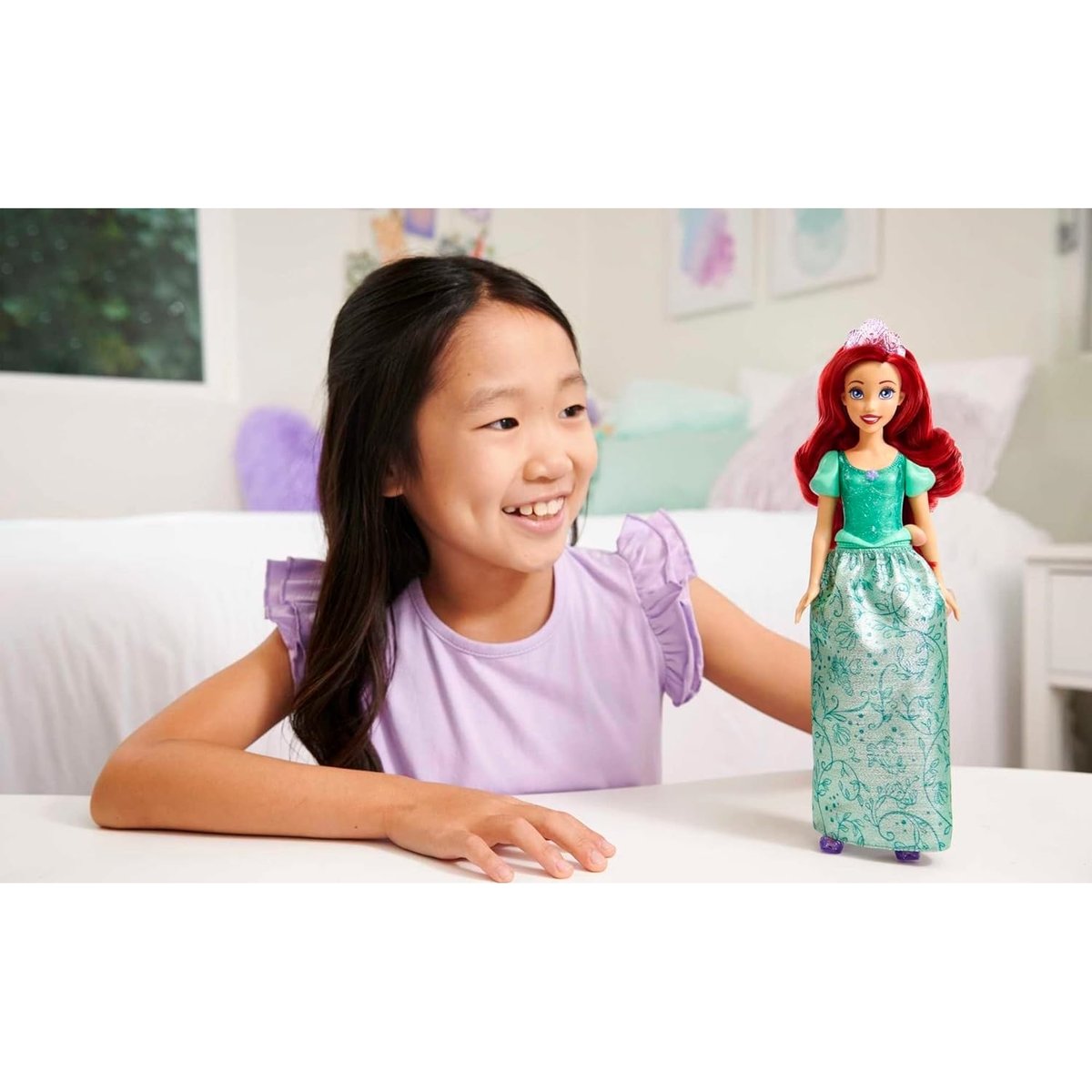 Disney poupée Ariel articulée avec tenue Scintillante et accessoires vert, MATTEL