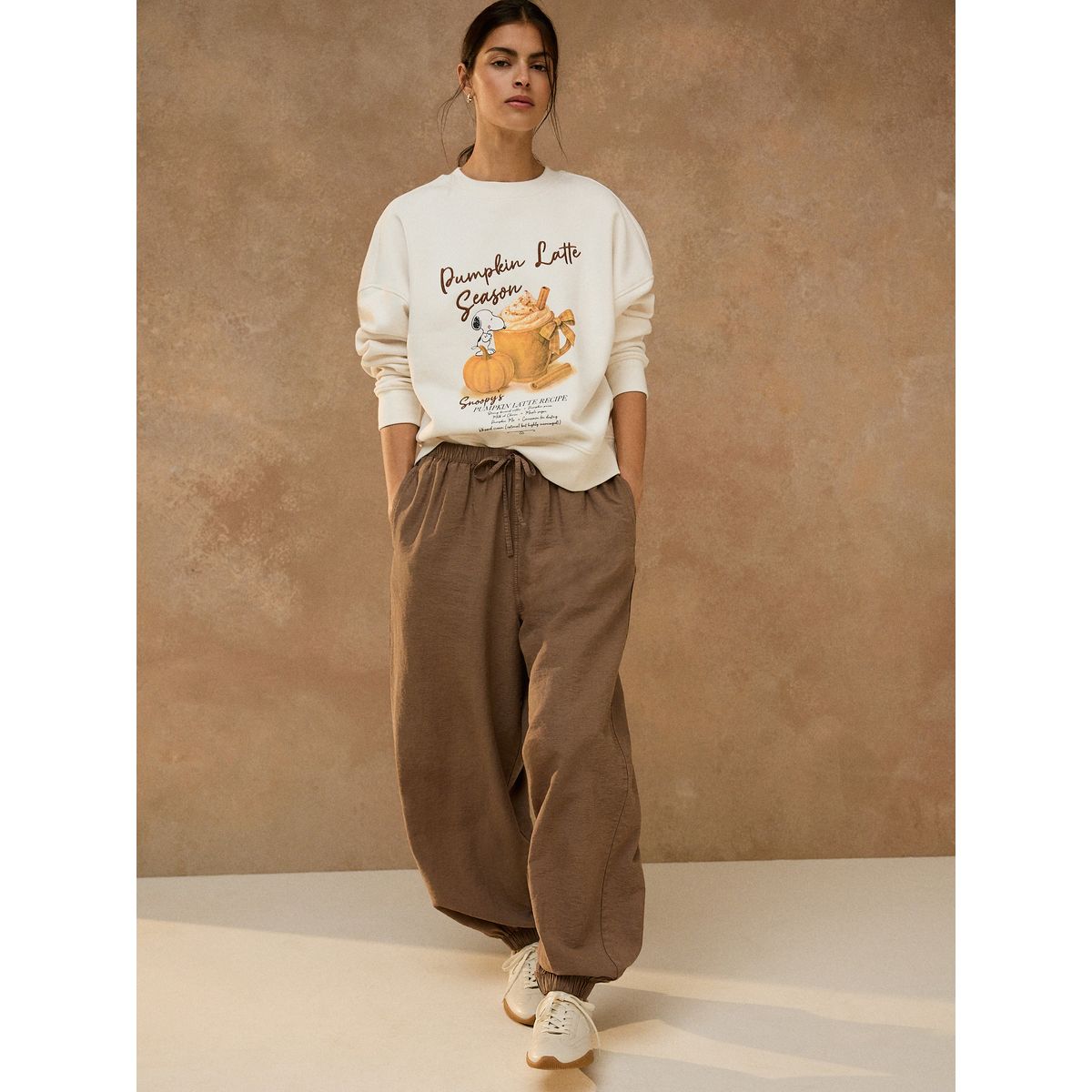 Sweat pumpkin latte snoopy sous licence écru, NEXT