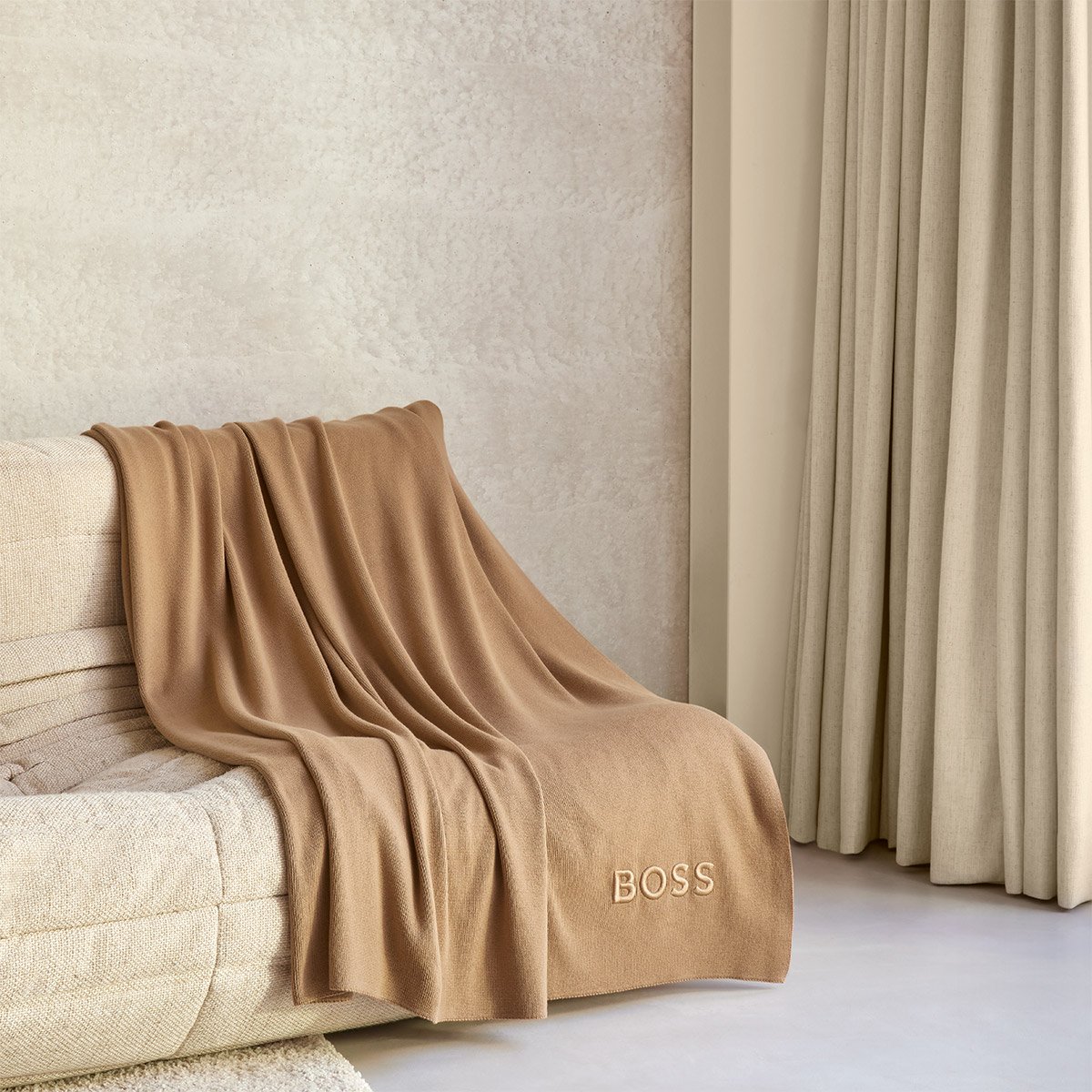 Plaid en coton acrylique marron, BOLD LOGO camel, BOSS HOME