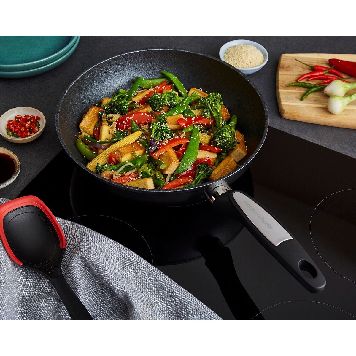 28cm Forged Aluminium Wok graphite, MORPHY RICHARDS