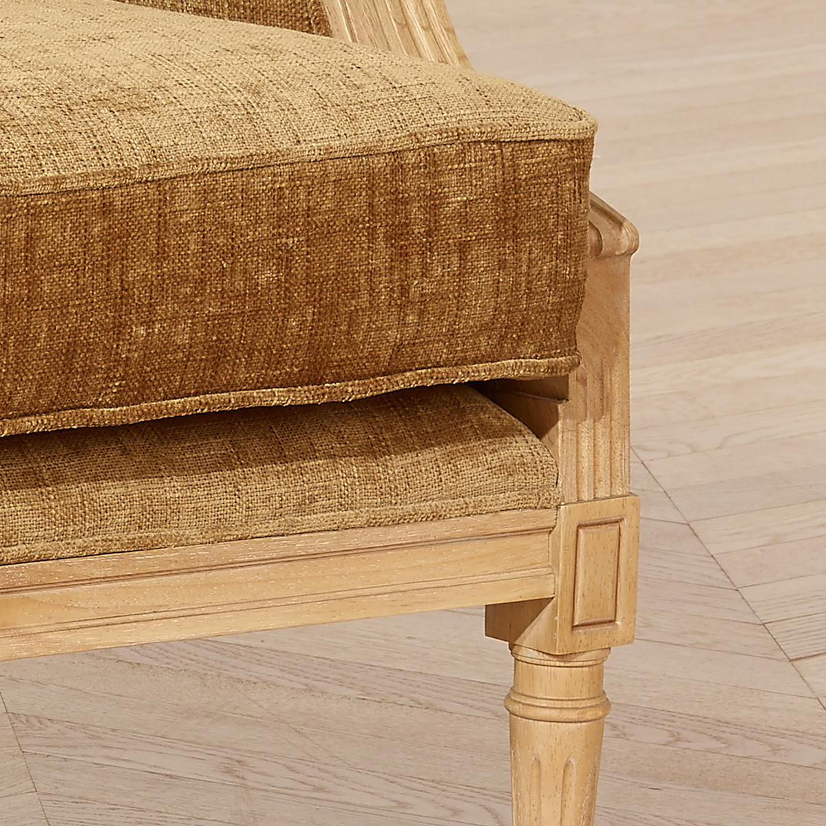 Fauteuil bas en bois massif et tissu cognac VILLANDRY couleur unique, ROBIN DES BOIS