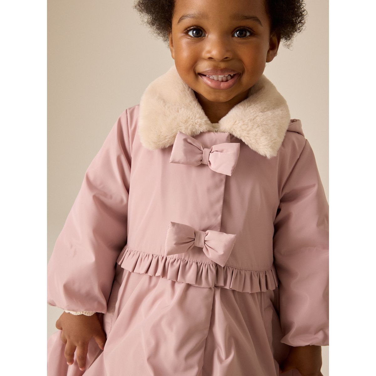 Manteau déperlant avec col en imitation fourrure rose, NEXT