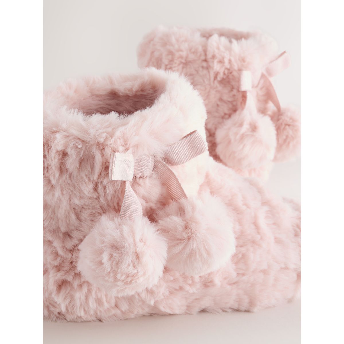 Chaussons style bottines fausse fourrure rose, NEXT