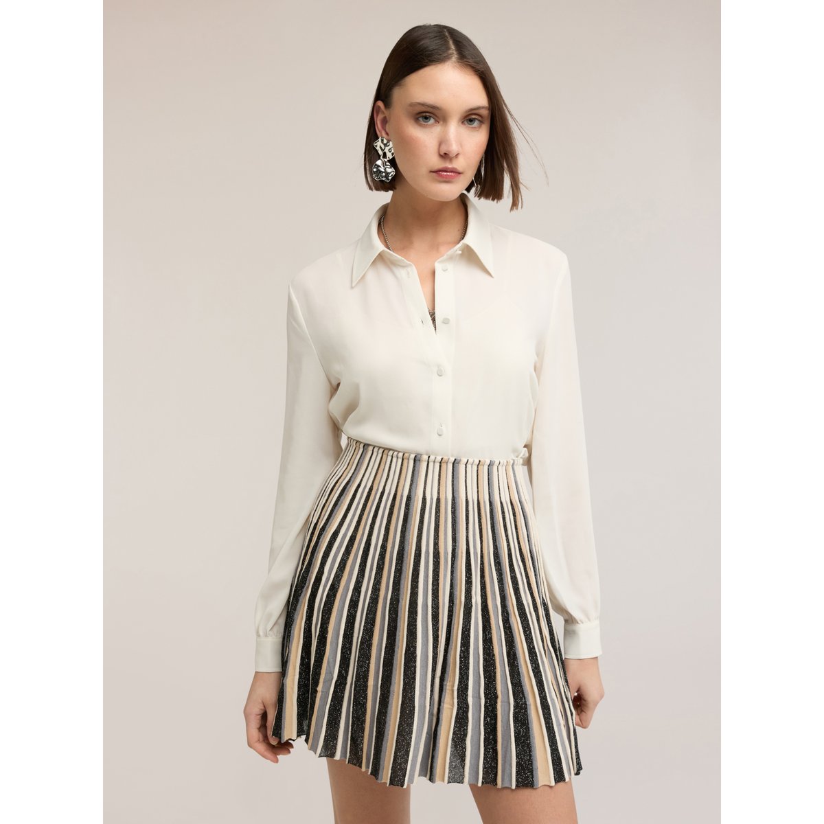 Chemise blanc, MOTIVI