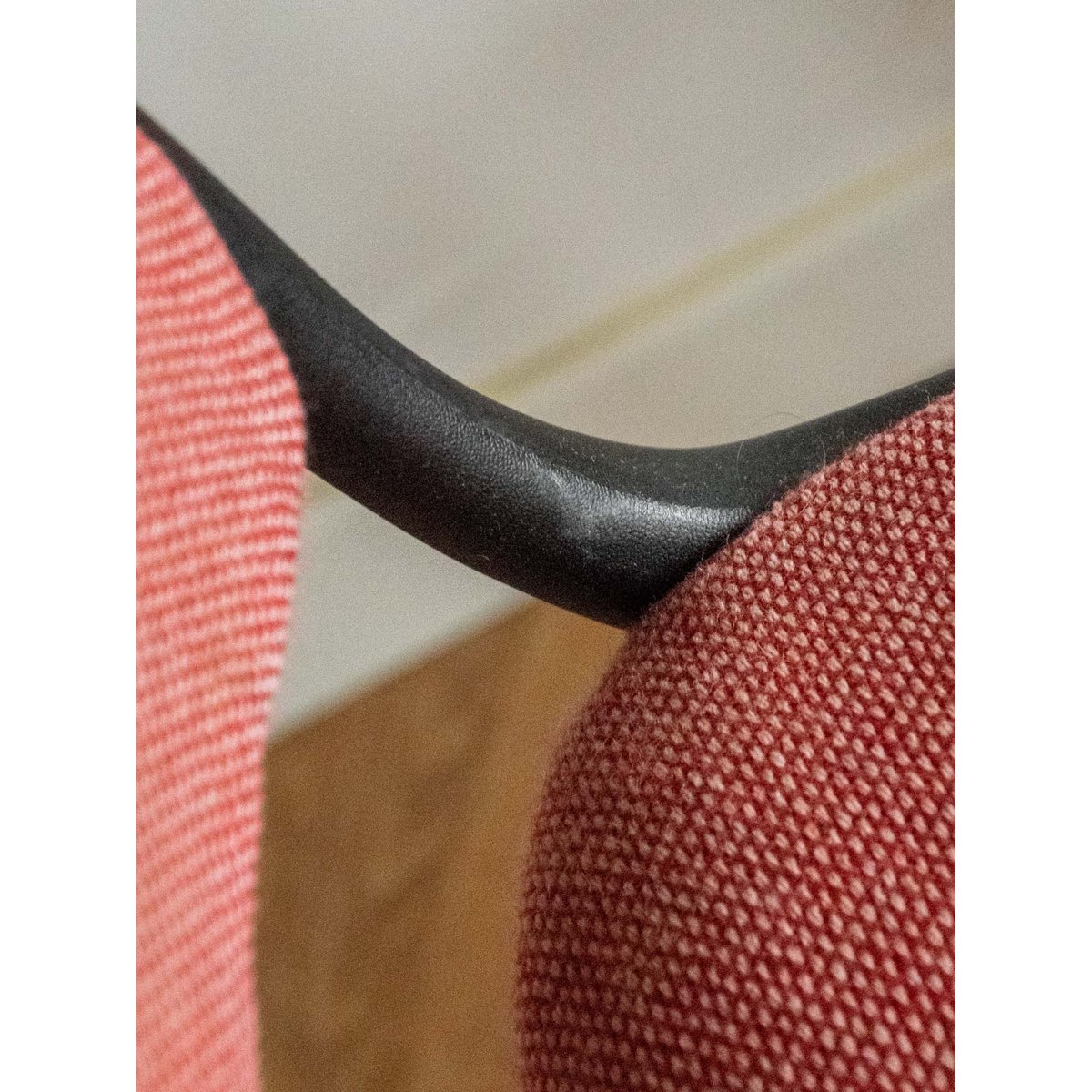 Paire de chaises chromées roses Alma N°1238 - Bon état rose, DEBONGOUT