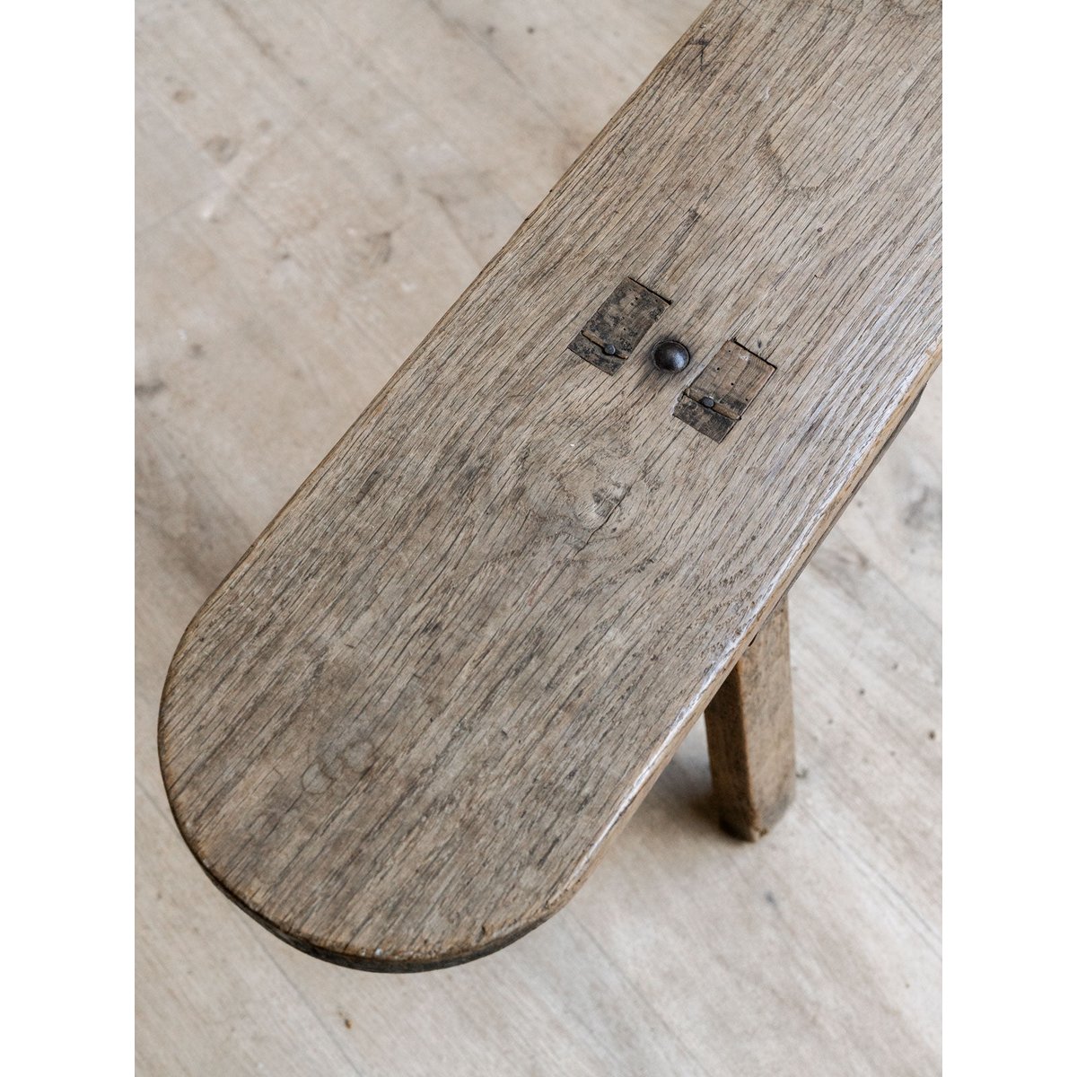 Long banc en bois Antoine N°541 - Bon état gris, DEBONGOUT