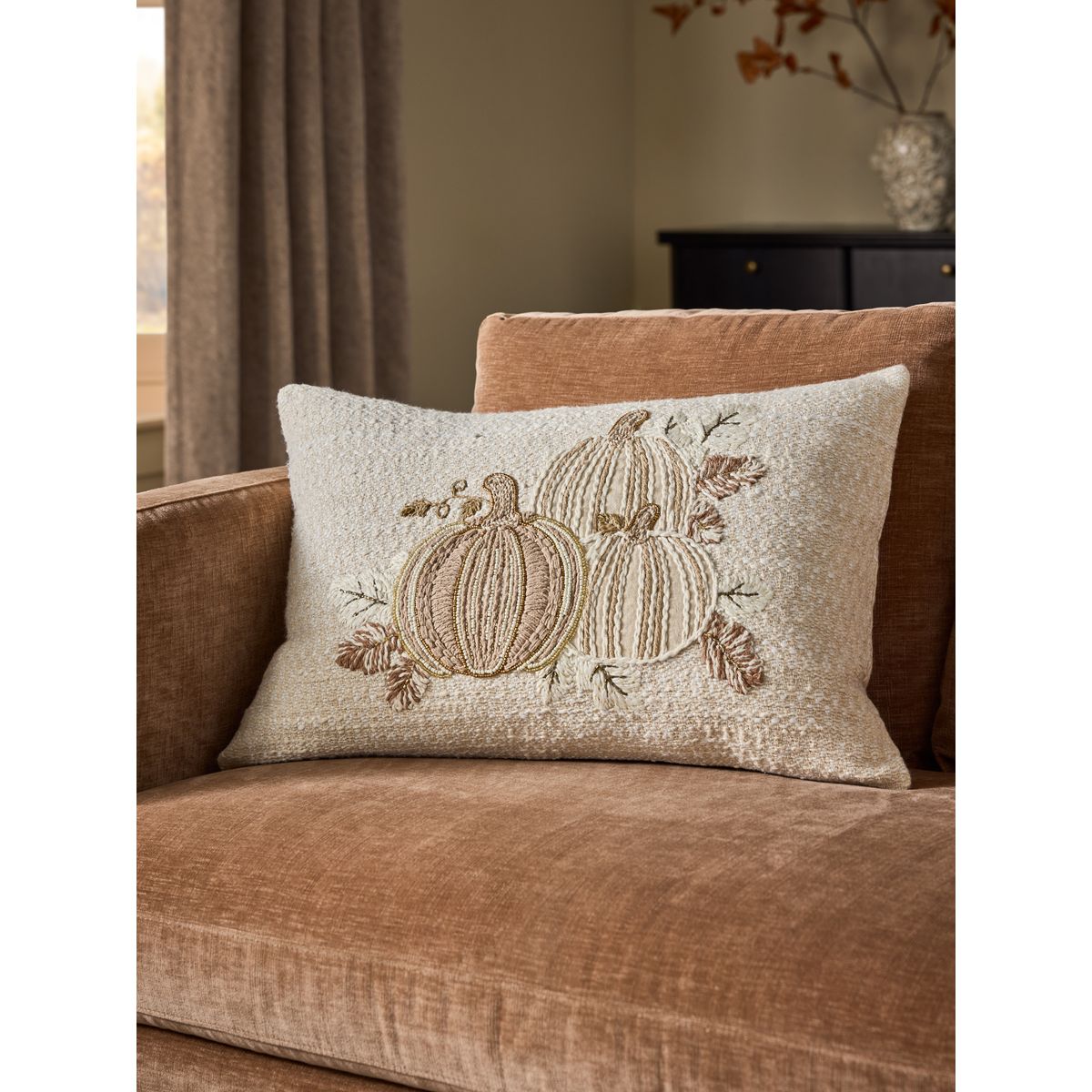Coussin citrouille brodée naturel, NEXT