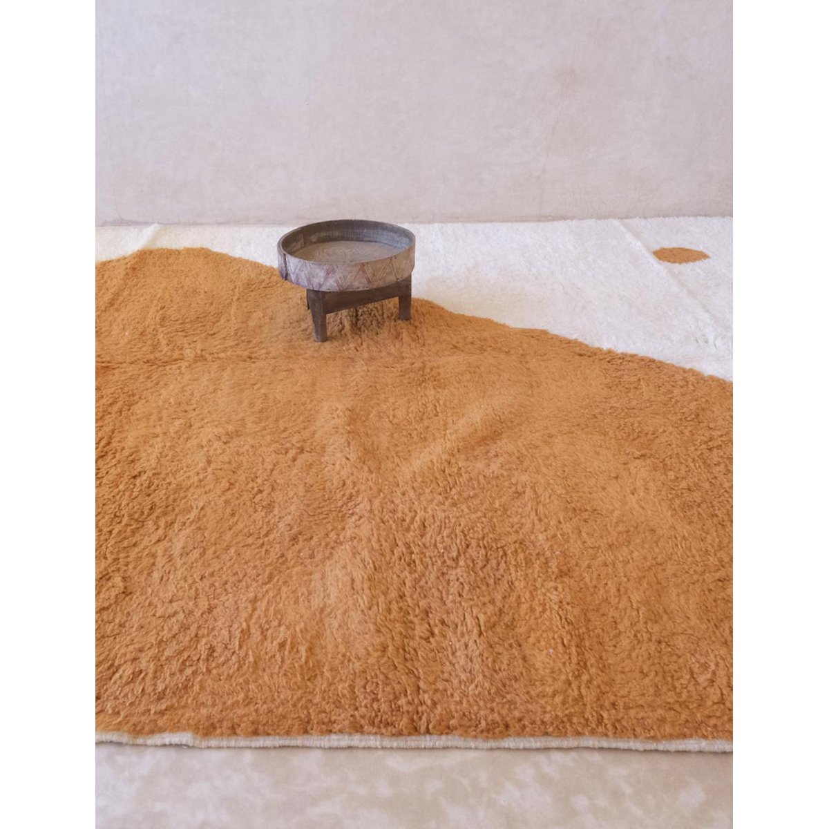 Tapis berbère sobre et raffiné noué main en laine 258 x 347 cm orange terre cuite, AFK LIVING