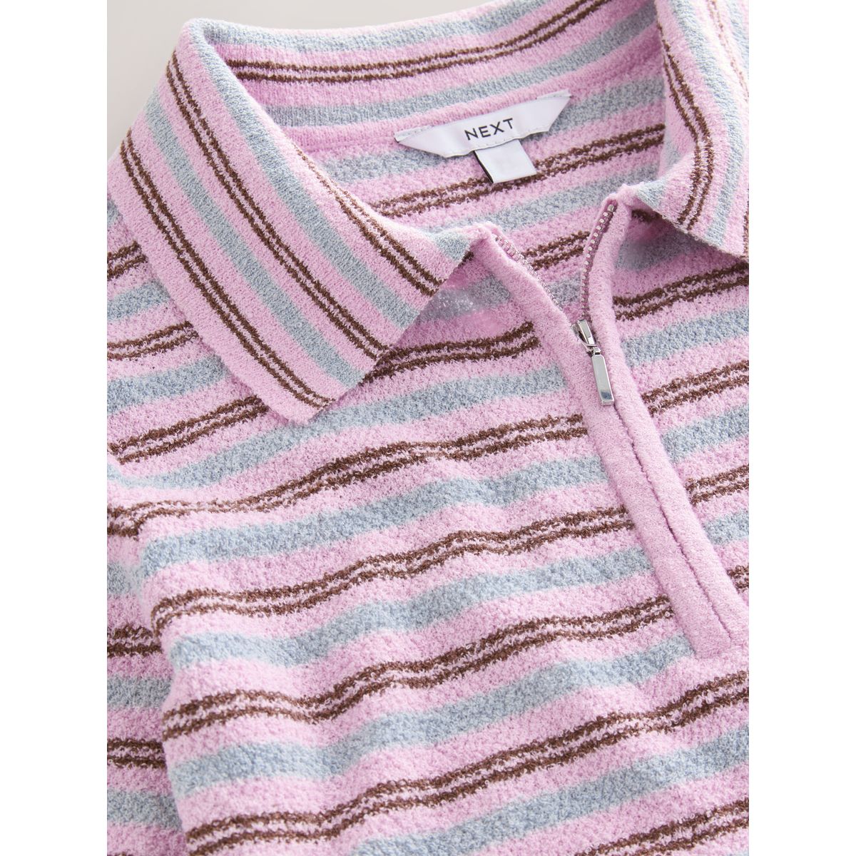 Polo aspect maille manches courtes/col zippé rayures roses et bleues, NEXT
