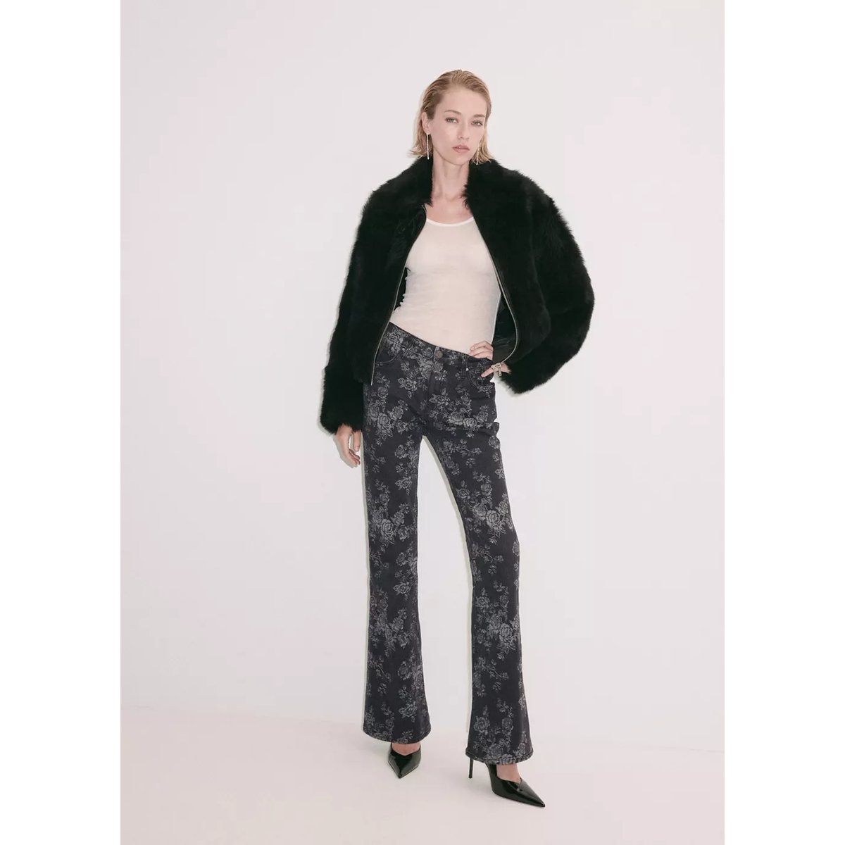 Jean flare imprimé à fleurs gris denim, MANGO